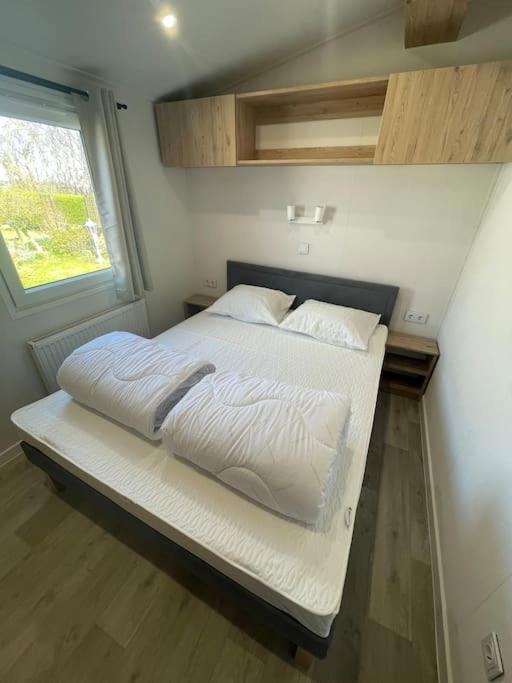 Cozy Chalet At The Beach In Petten, Netherlands Экстерьер фото